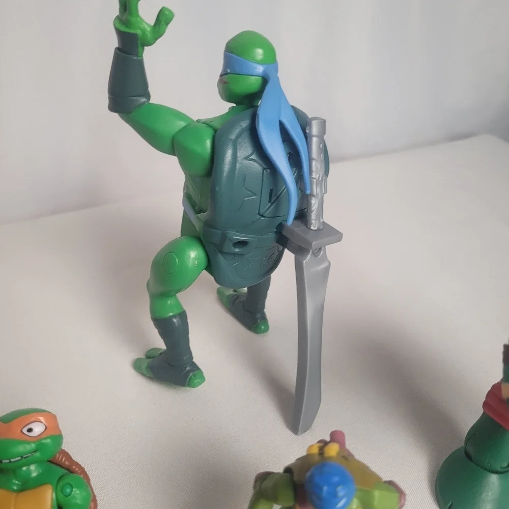 TMNT Teenage Mutant Ninja Turtles Lot Of Misc Figures & Weapons